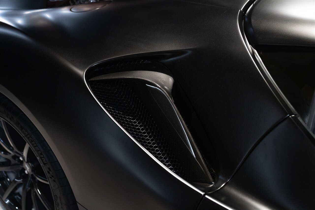 2021 Ferrari SF90 Stradale   - Photo 24 - Beverly Hills, CA 90212