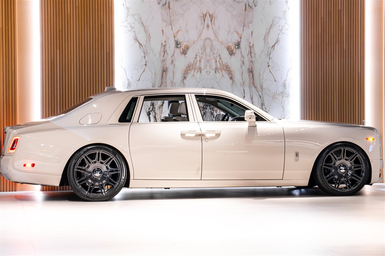 2026 Rolls-Royce Phantom   - Photo 4 - Beverly Hills, CA 90212