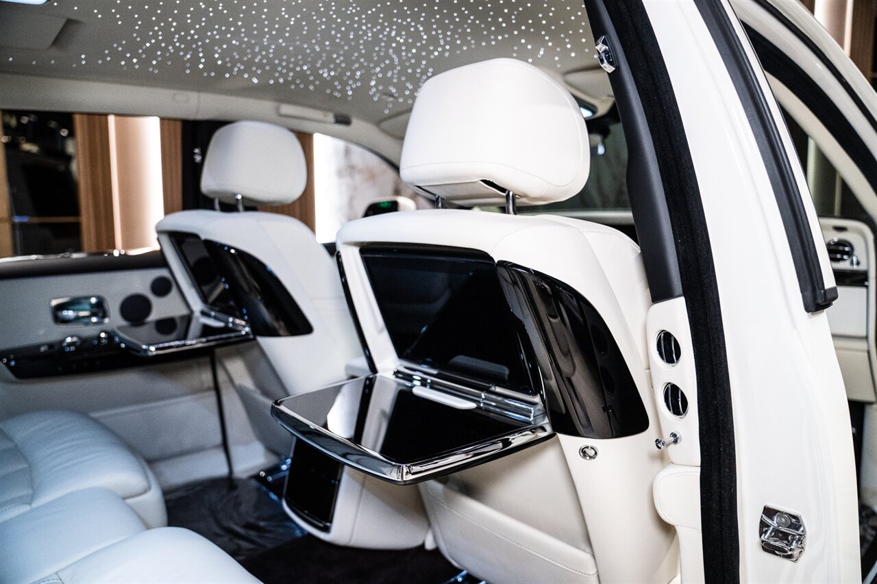 2026 Rolls-Royce Phantom   - Photo 18 - Beverly Hills, CA 90212