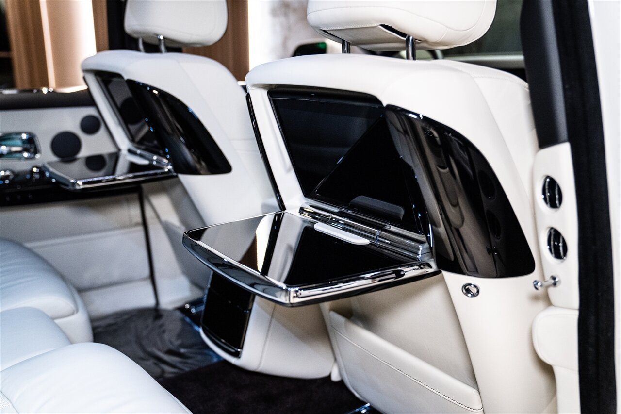 2026 Rolls-Royce Phantom   - Photo 19 - Beverly Hills, CA 90212