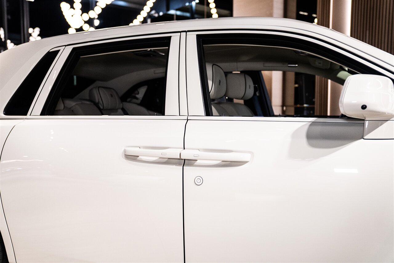 2026 Rolls-Royce Phantom   - Photo 8 - Beverly Hills, CA 90212