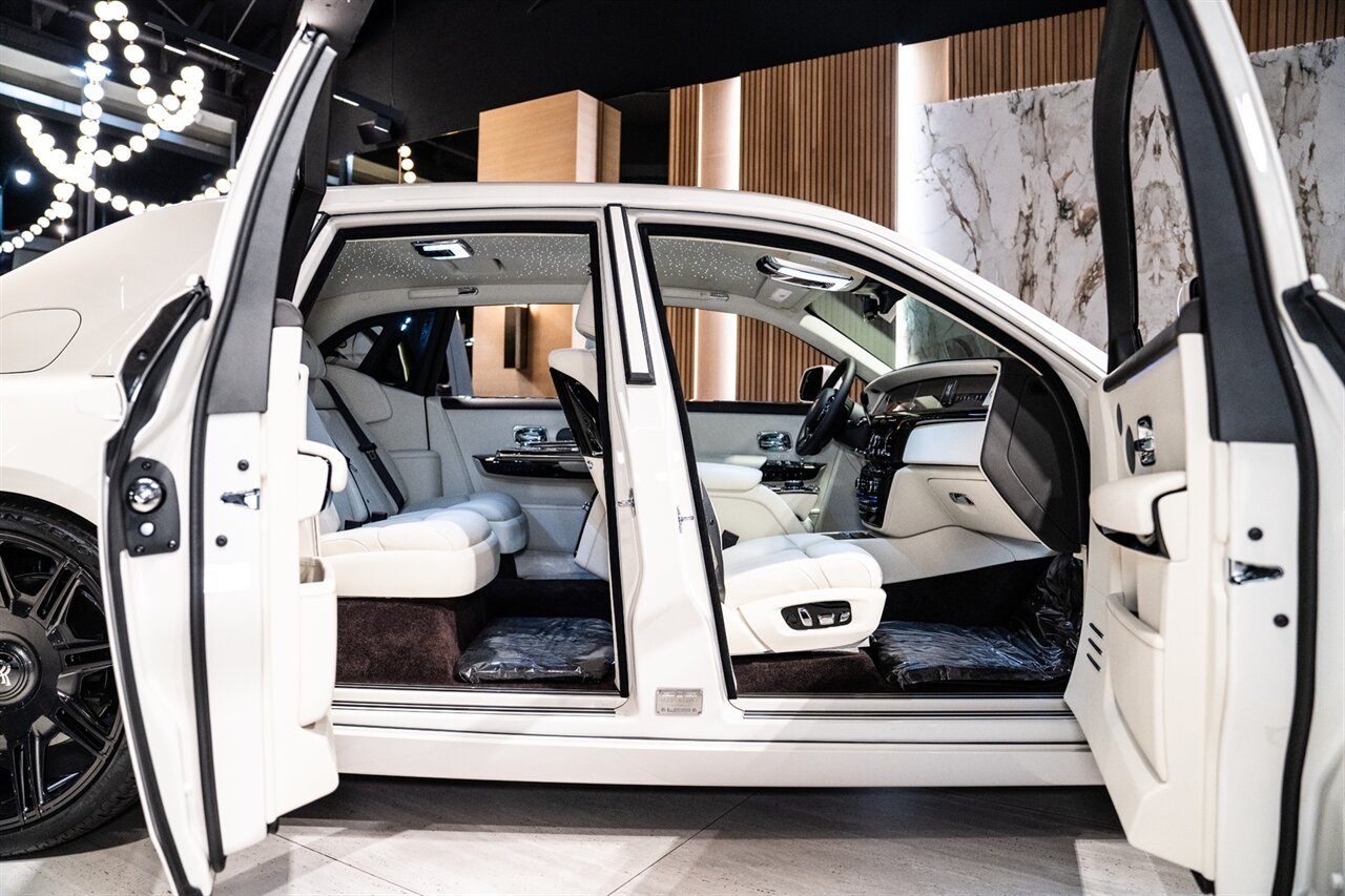 2026 Rolls-Royce Phantom   - Photo 17 - Beverly Hills, CA 90212