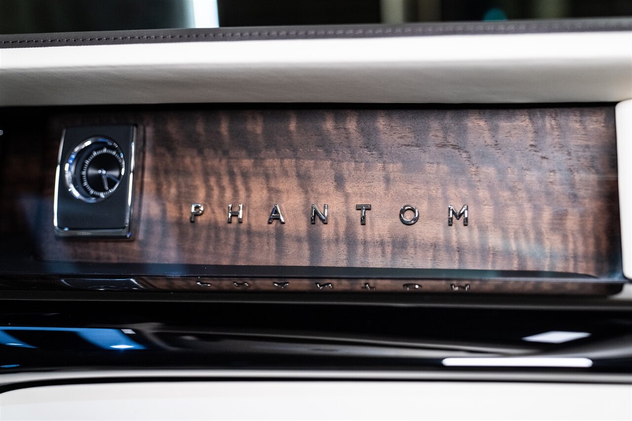 2026 Rolls-Royce Phantom   - Photo 20 - Beverly Hills, CA 90212