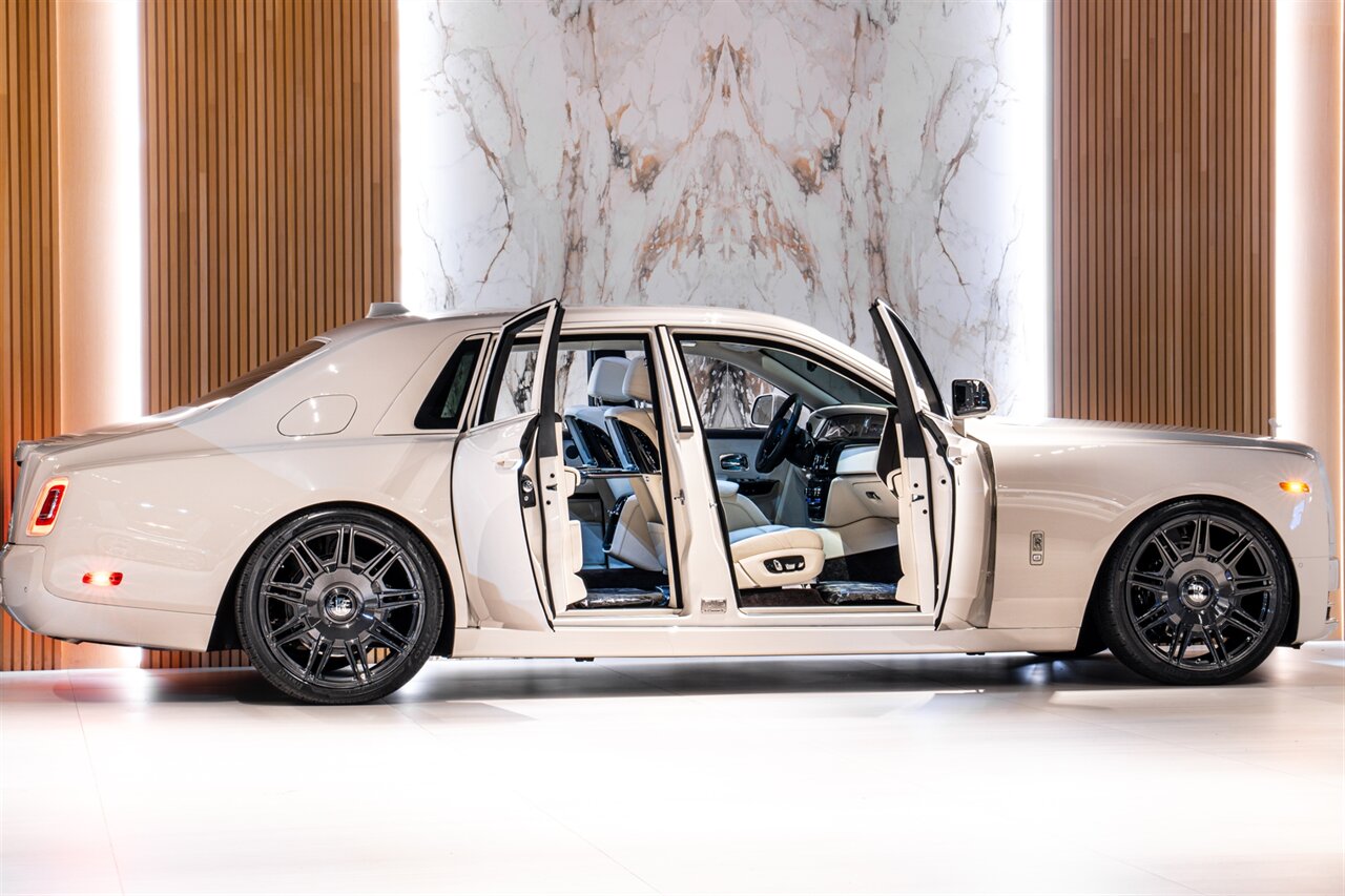 2026 Rolls-Royce Phantom   - Photo 3 - Beverly Hills, CA 90212