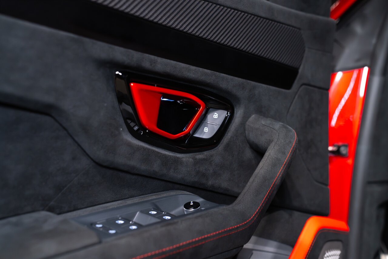 2024 Lamborghini Urus Performante 1016 Widebody   - Photo 22 - Beverly Hills, CA 90212