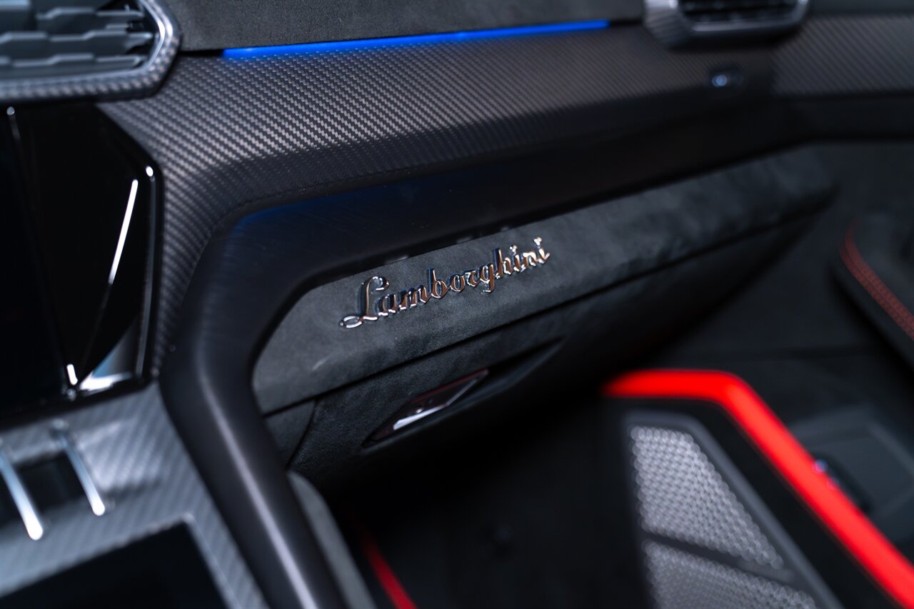 2024 Lamborghini Urus Performante 1016 Widebody   - Photo 26 - Beverly Hills, CA 90212