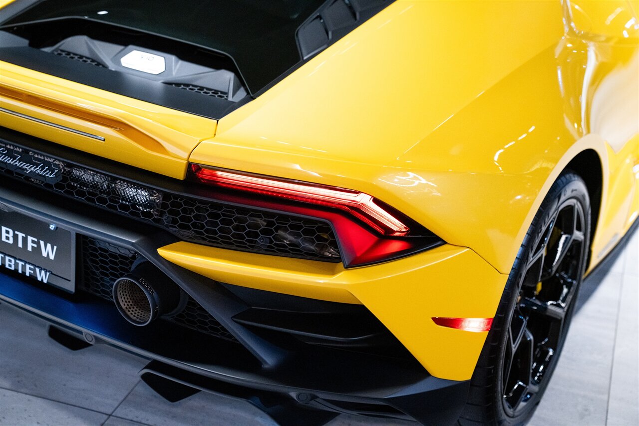 2021 Lamborghini Huracan EVO   - Photo 22 - Beverly Hills, CA 90212