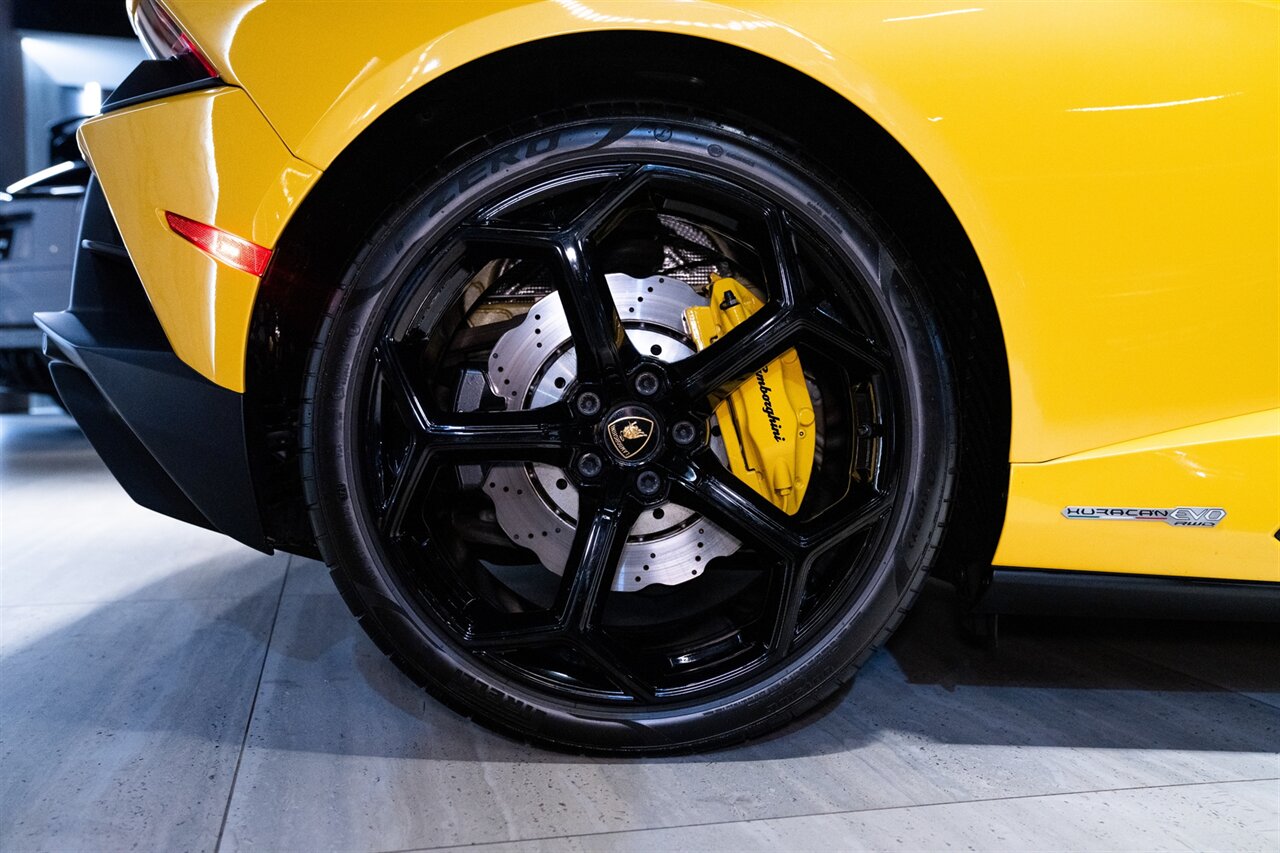 2021 Lamborghini Huracan EVO   - Photo 13 - Beverly Hills, CA 90212