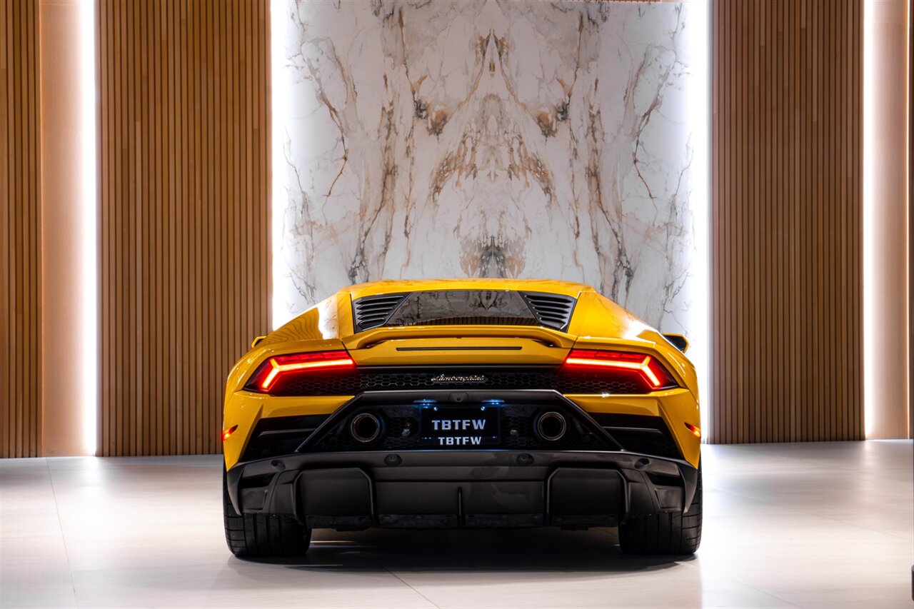 2021 Lamborghini Huracan EVO   - Photo 4 - Beverly Hills, CA 90212
