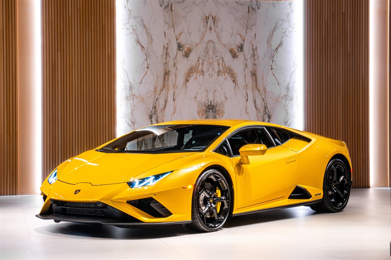 2021 Lamborghini Huracan EVO   - Photo 1 - Beverly Hills, CA 90212