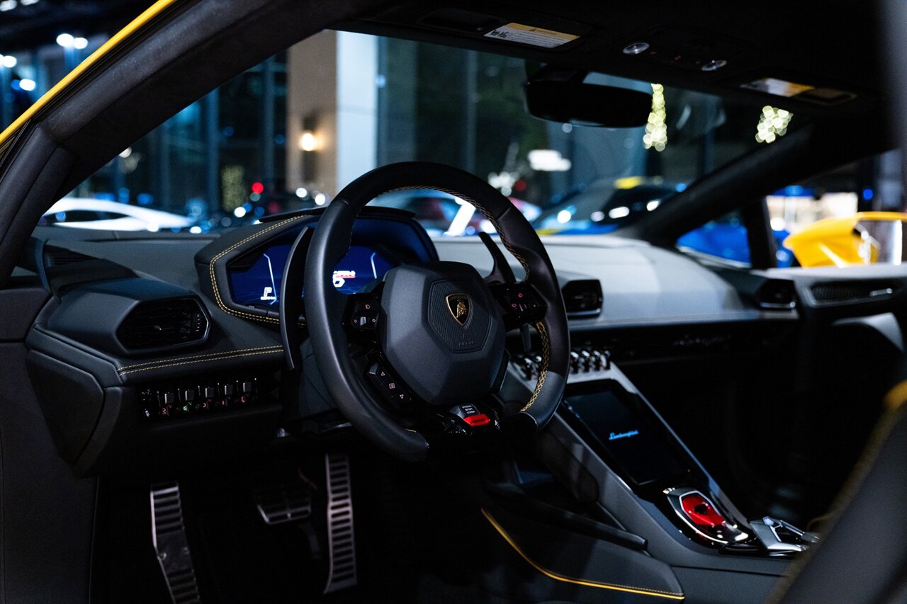 2021 Lamborghini Huracan EVO   - Photo 23 - Beverly Hills, CA 90212
