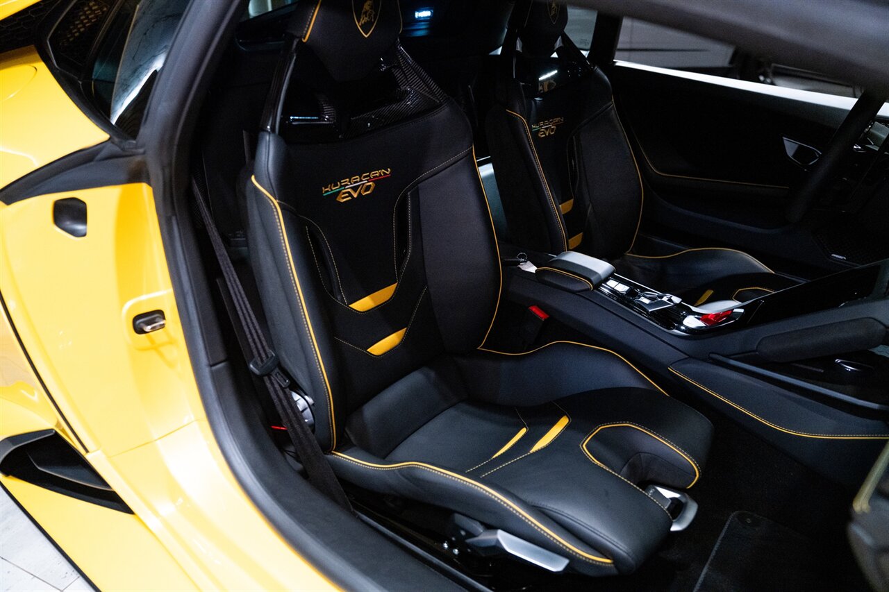 2021 Lamborghini Huracan EVO   - Photo 19 - Beverly Hills, CA 90212