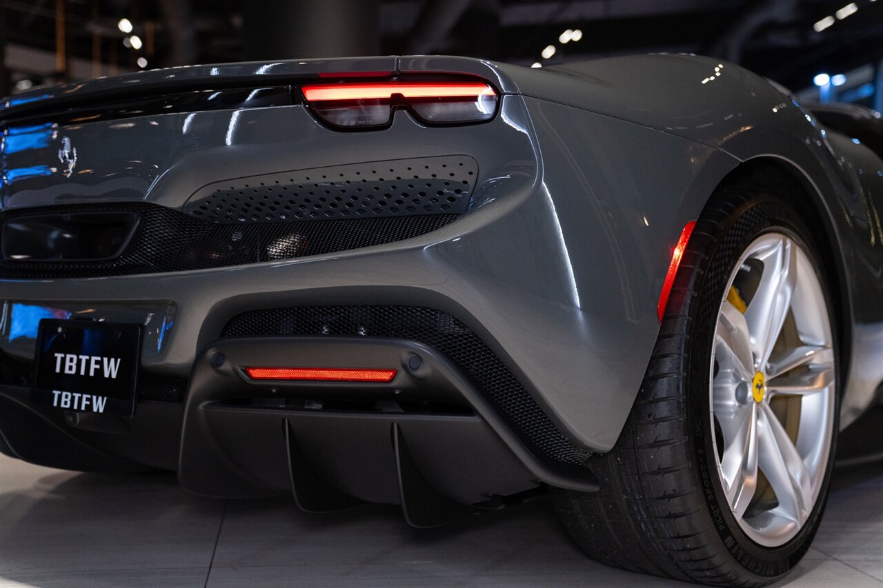2024 Ferrari 296 GTS   - Photo 43 - Beverly Hills, CA 90212