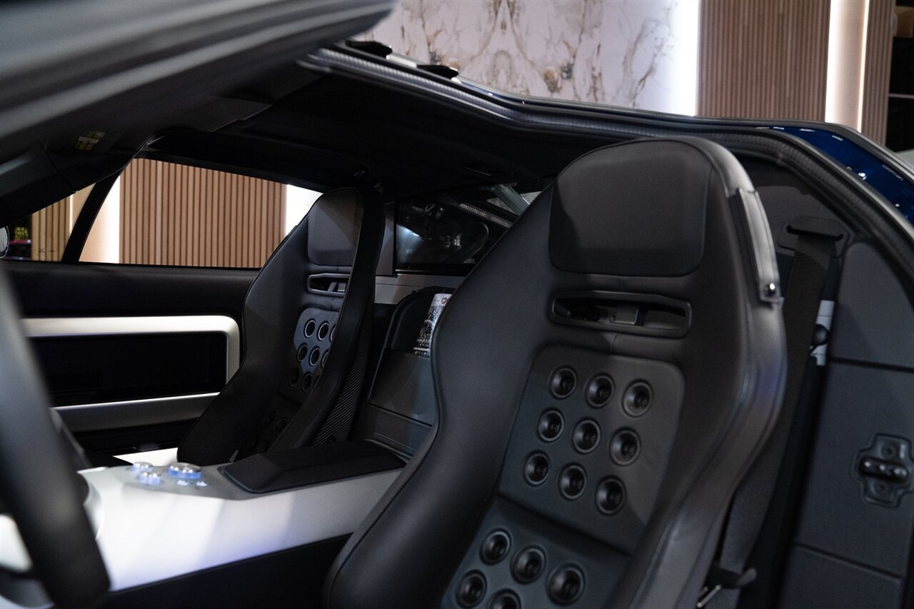 2006 Ford GT   - Photo 8 - Beverly Hills, CA 90212