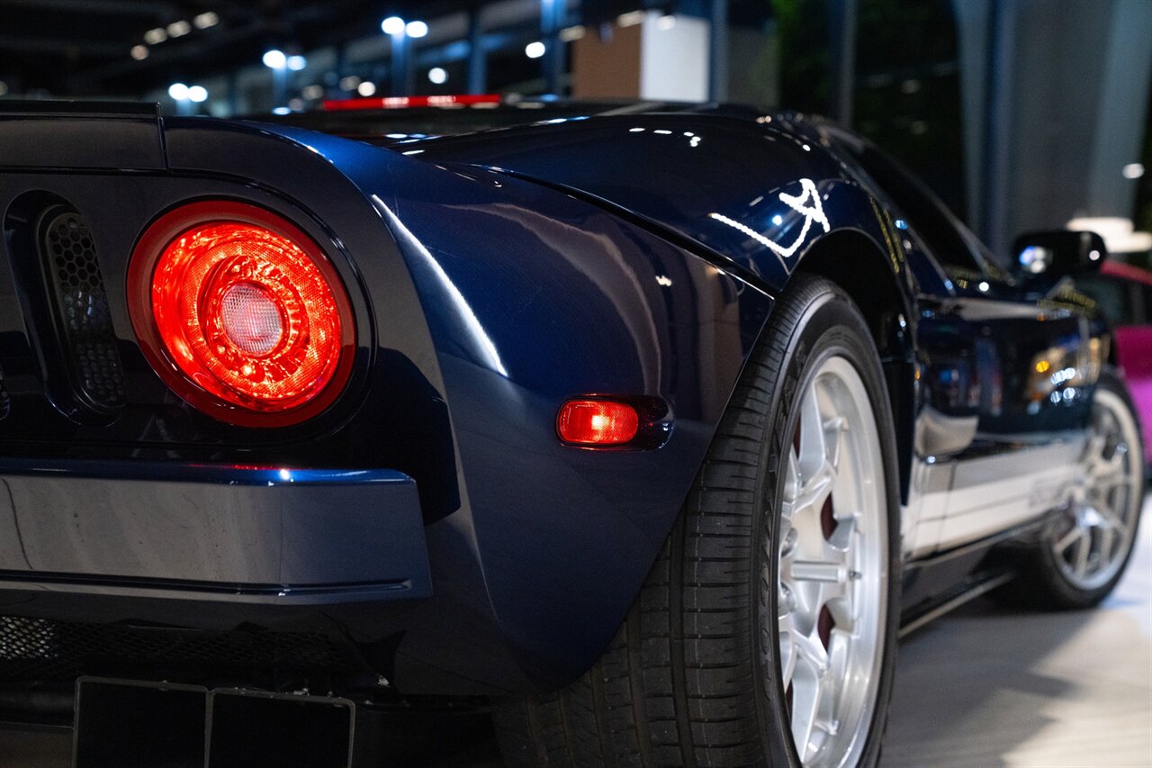 2006 Ford GT   - Photo 32 - Beverly Hills, CA 90212