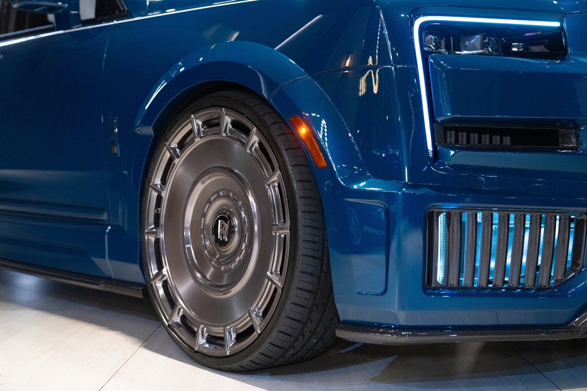 2027 Rolls-Royce Cullinan Urban Widetrack - Photo 17