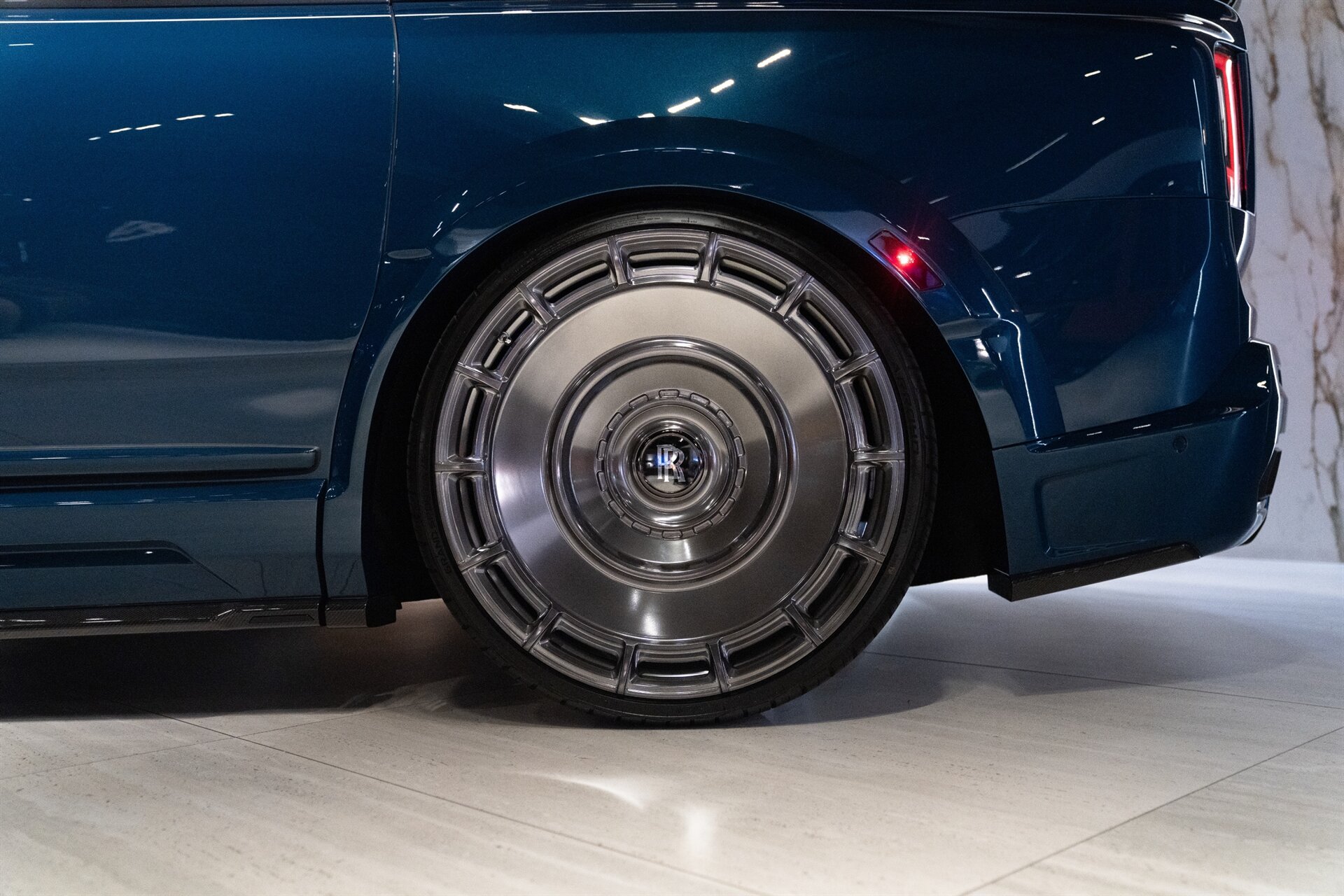 2027 Rolls-Royce Cullinan Urban Widetrack - Photo 21