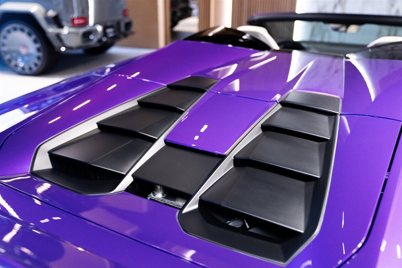 2023 Lamborghini Huracan EVO Spyder   - Photo 16 - Beverly Hills, CA 90212