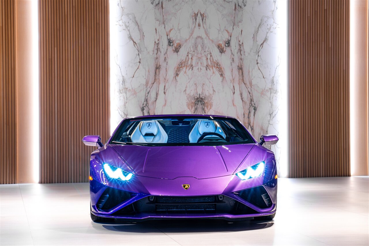 2023 Lamborghini Huracan EVO Spyder   - Photo 3 - Beverly Hills, CA 90212