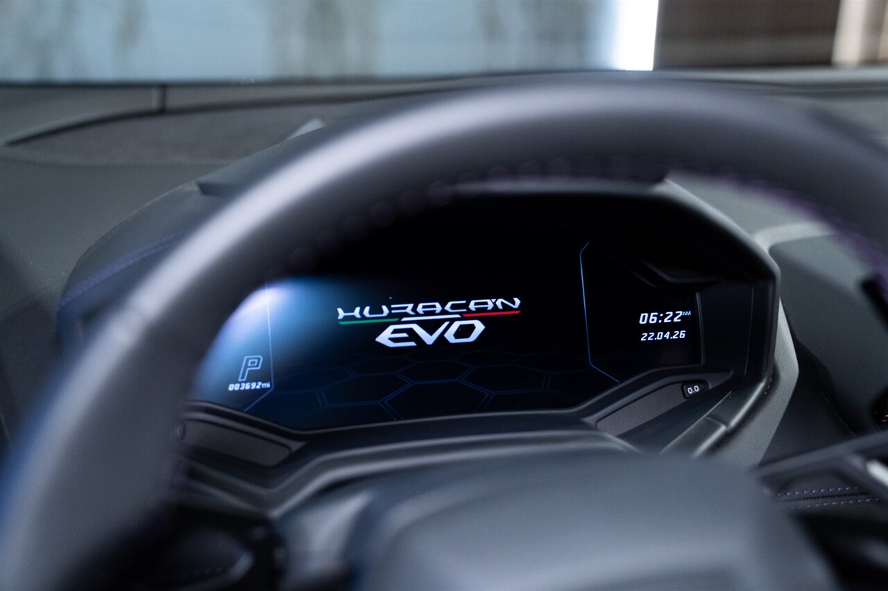 2023 Lamborghini Huracan EVO Spyder   - Photo 23 - Beverly Hills, CA 90212