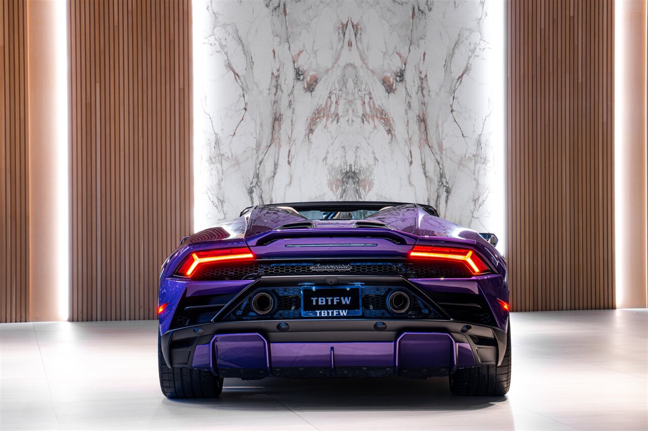 2023 Lamborghini Huracan EVO Spyder   - Photo 6 - Beverly Hills, CA 90212