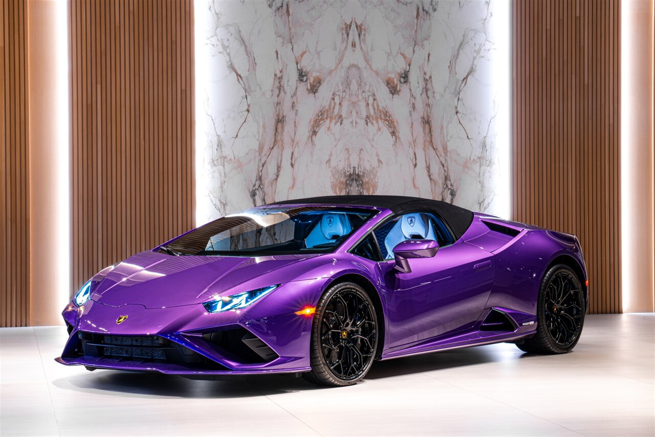 2023 Lamborghini Huracan EVO Spyder   - Photo 2 - Beverly Hills, CA 90212