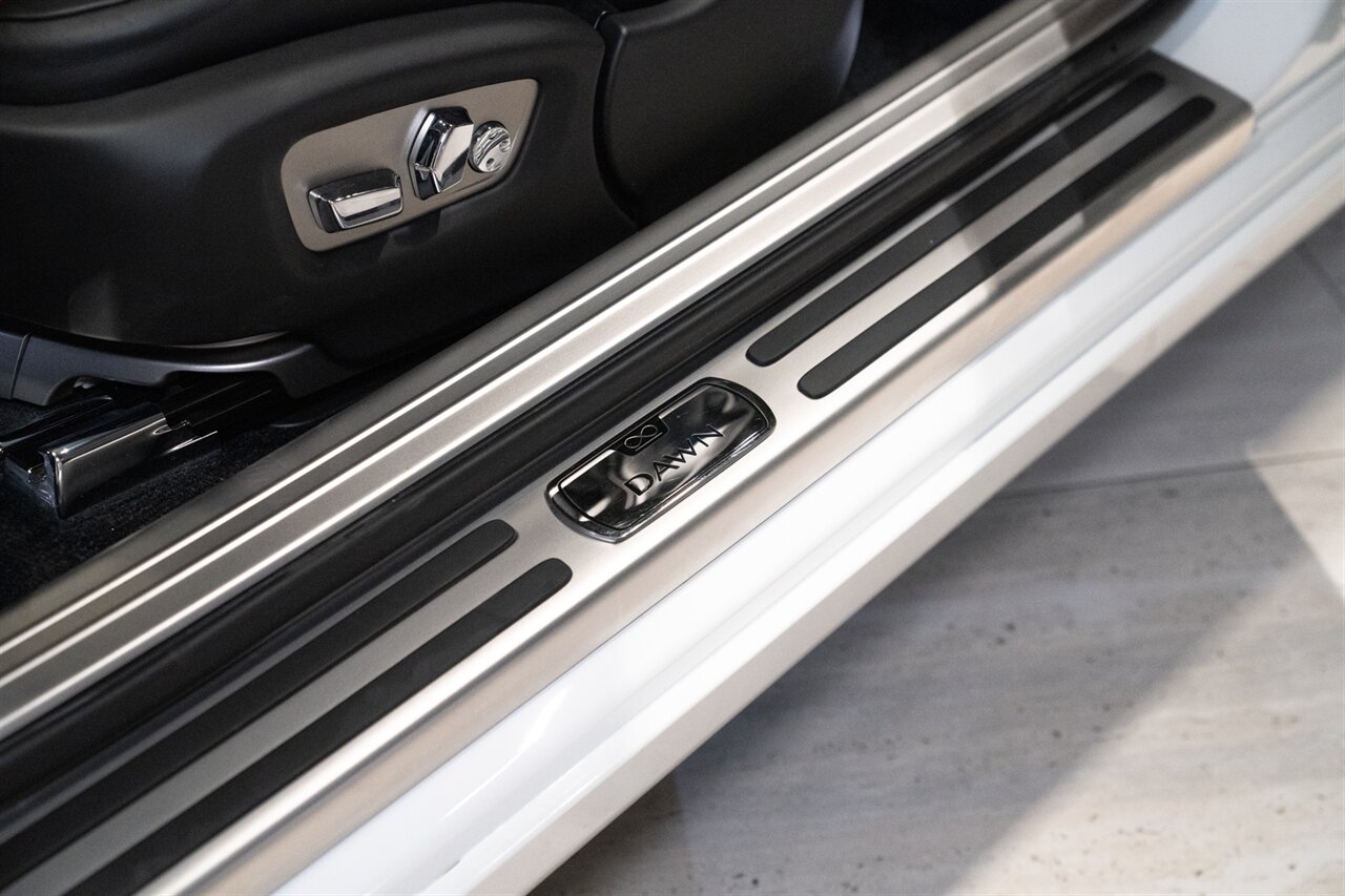 2020 Rolls-Royce Black Badge Dawn   - Photo 32 - Beverly Hills, CA 90212