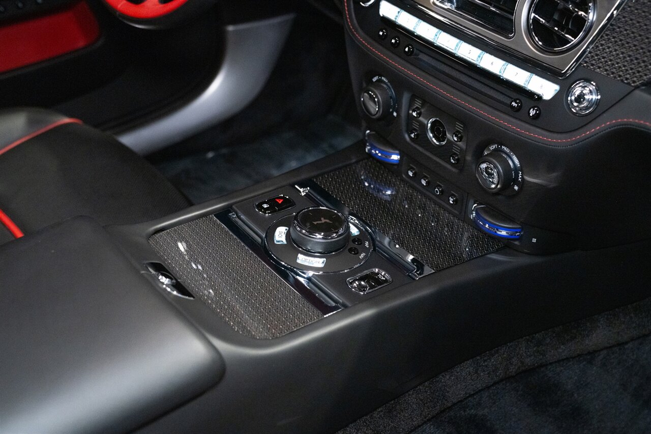 2020 Rolls-Royce Black Badge Dawn   - Photo 17 - Beverly Hills, CA 90212