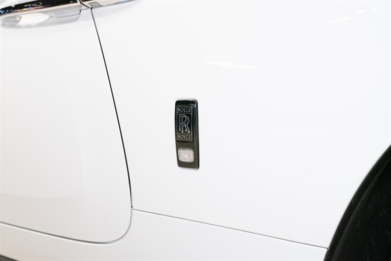 2020 Rolls-Royce Black Badge Dawn   - Photo 15 - Beverly Hills, CA 90212