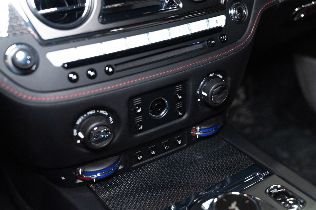 2020 Rolls-Royce Black Badge Dawn   - Photo 30 - Beverly Hills, CA 90212