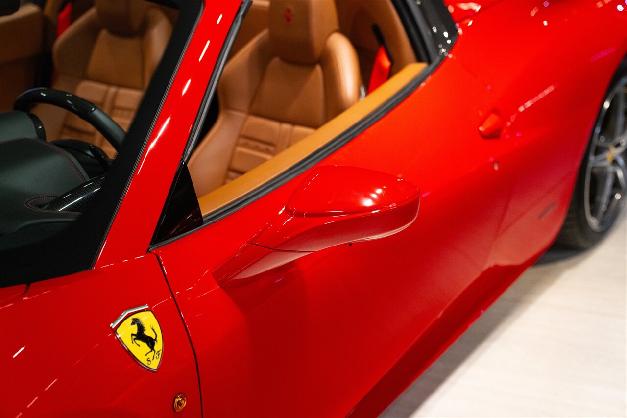 2014 Ferrari 458 Spider   - Photo 12 - Beverly Hills, CA 90212
