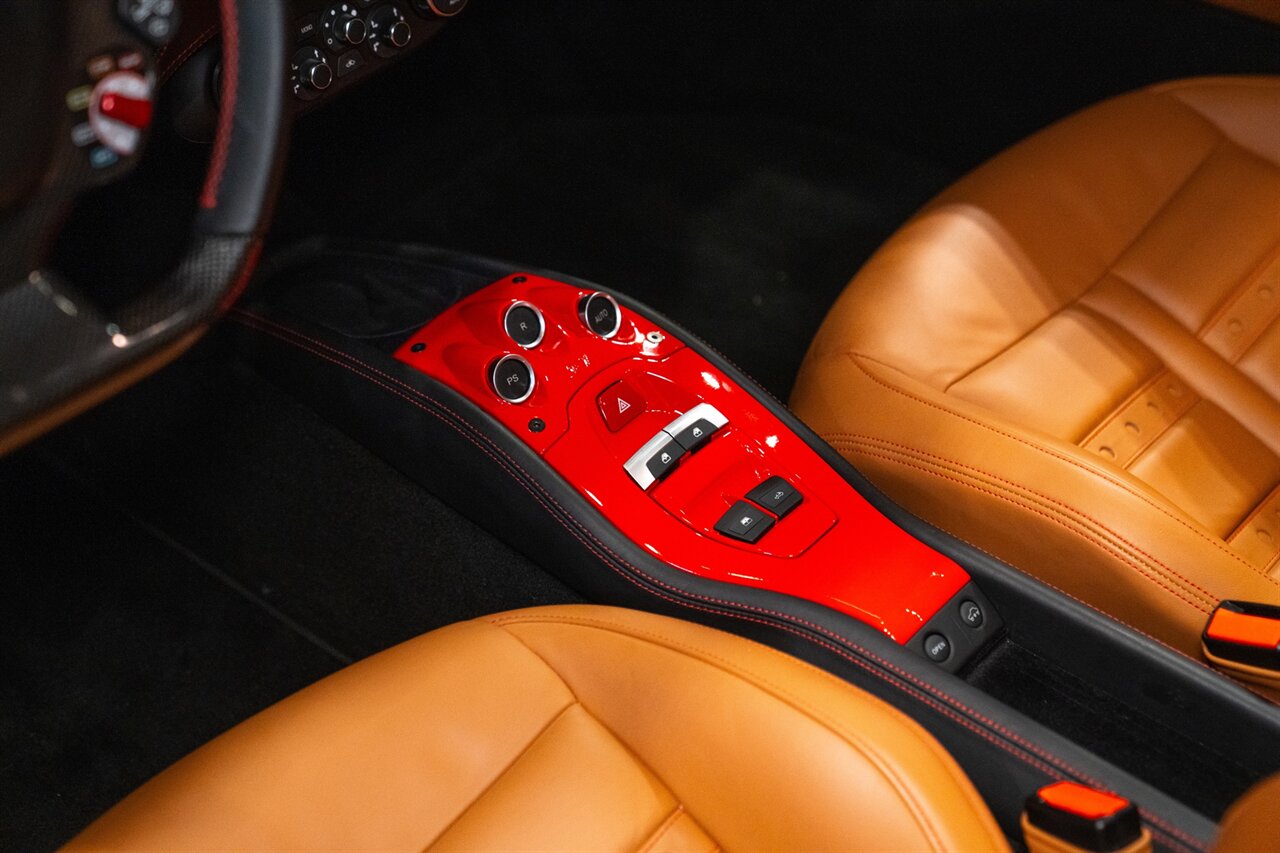 2014 Ferrari 458 Spider   - Photo 18 - Beverly Hills, CA 90212