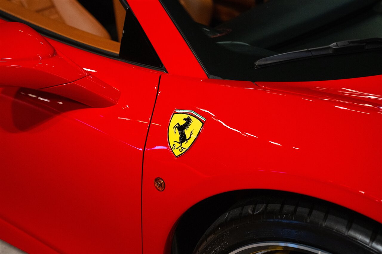 2014 Ferrari 458 Spider   - Photo 26 - Beverly Hills, CA 90212