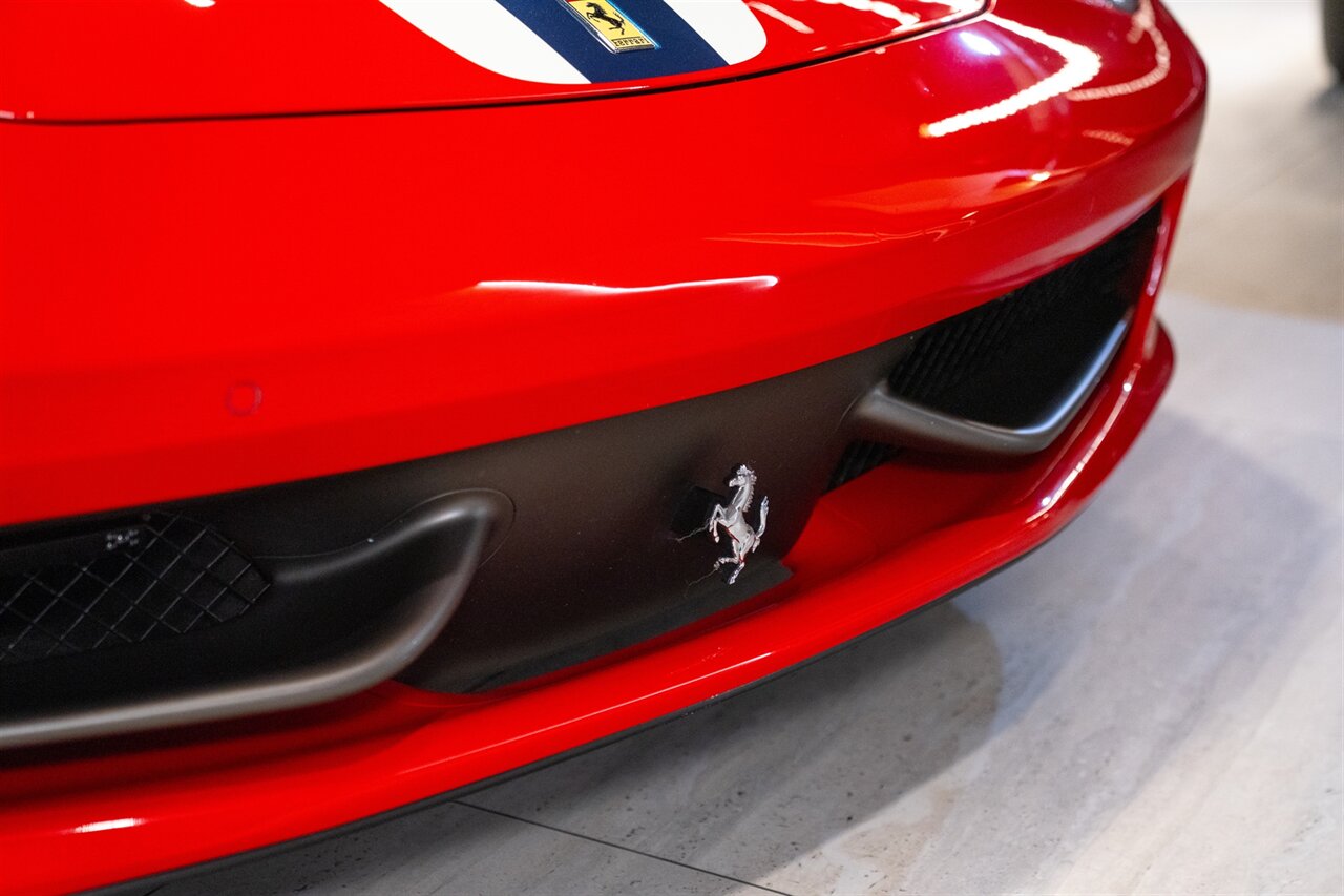 2014 Ferrari 458 Spider   - Photo 9 - Beverly Hills, CA 90212