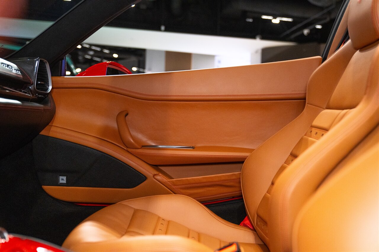 2014 Ferrari 458 Spider   - Photo 23 - Beverly Hills, CA 90212