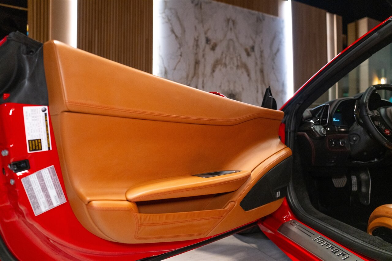2014 Ferrari 458 Spider   - Photo 34 - Beverly Hills, CA 90212