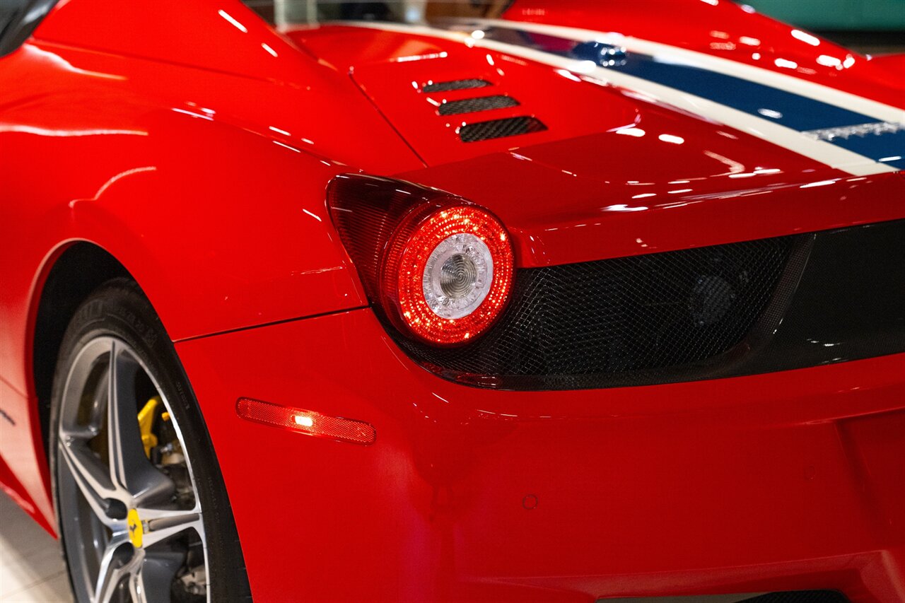 2014 Ferrari 458 Spider   - Photo 29 - Beverly Hills, CA 90212