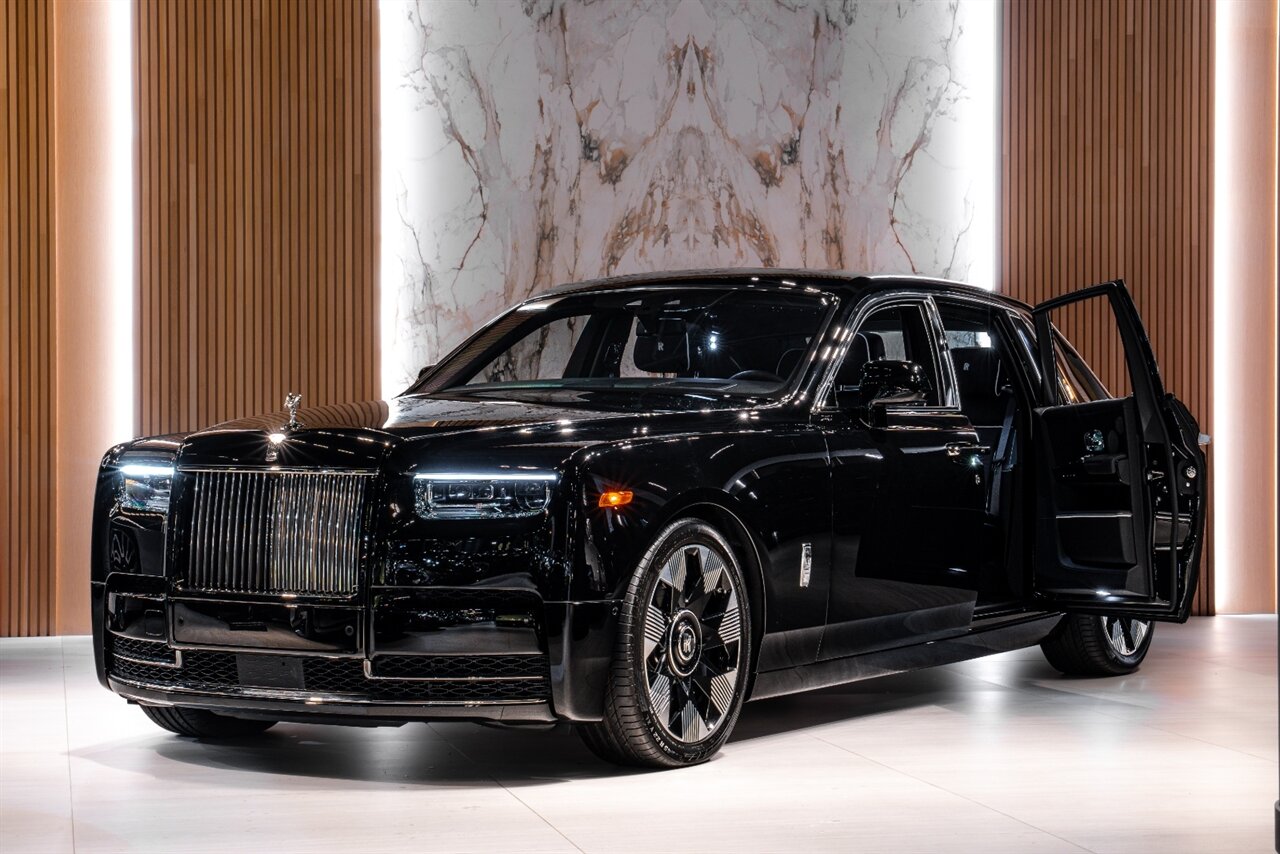 2024 Rolls-Royce Phantom - Photo 2 - Beverly Hills, CA 90212
