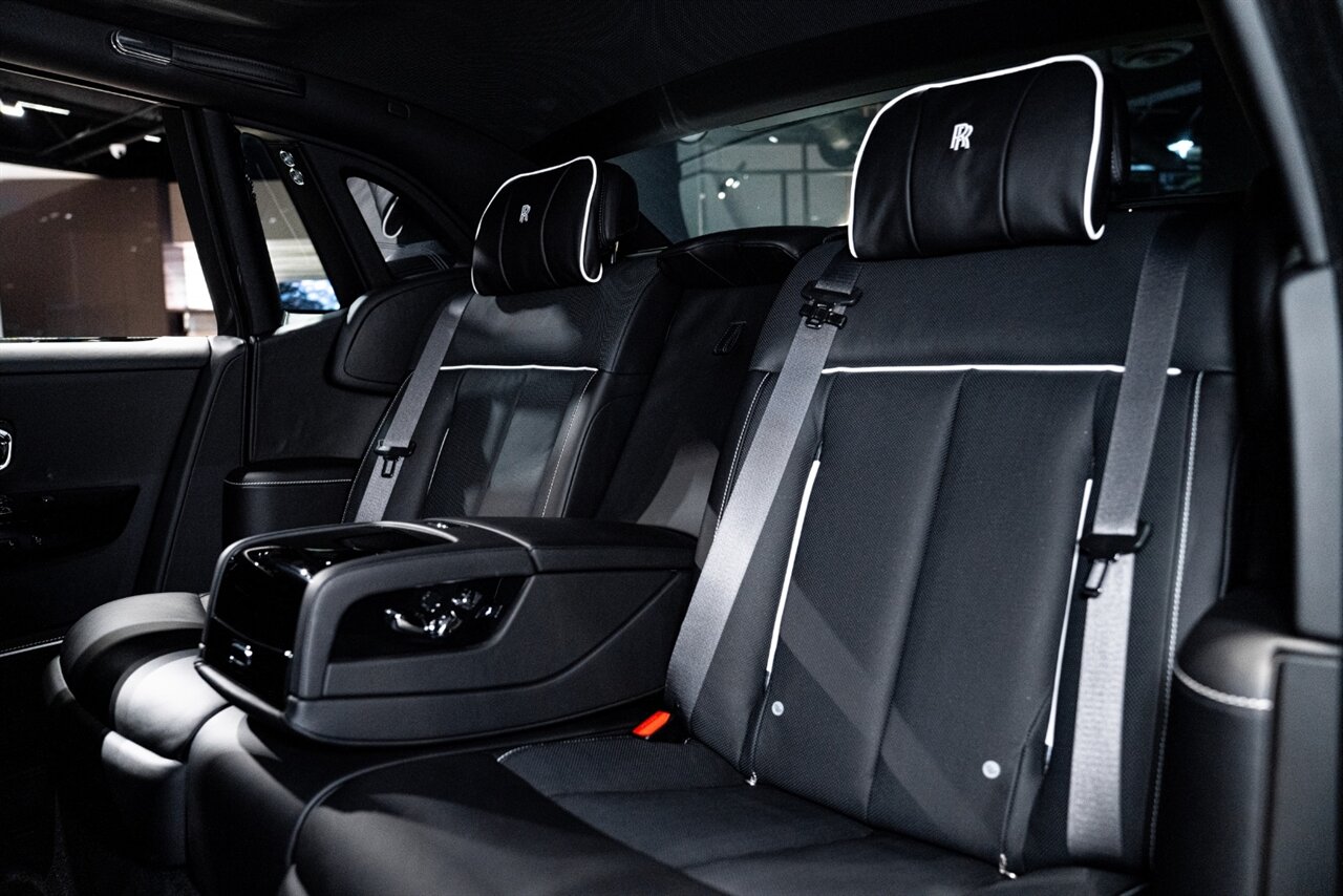 2024 Rolls-Royce Phantom - Photo 12 - Beverly Hills, CA 90212