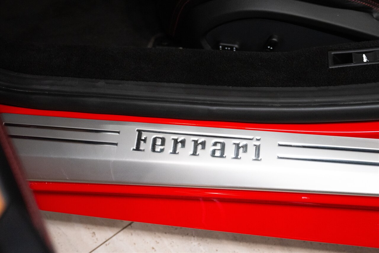 2015 Ferrari 458 Spider   - Photo 25 - Beverly Hills, CA 90212