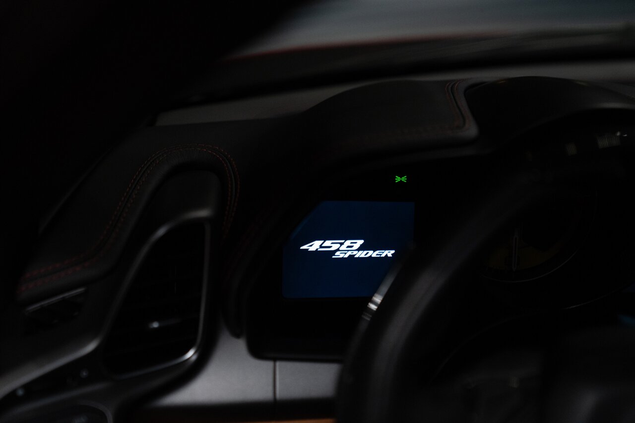 2015 Ferrari 458 Spider   - Photo 32 - Beverly Hills, CA 90212