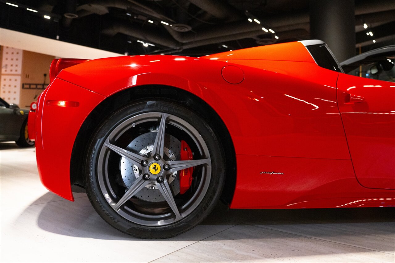 2015 Ferrari 458 Spider   - Photo 13 - Beverly Hills, CA 90212