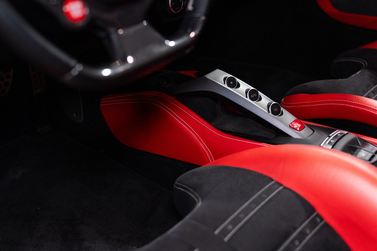 2019 Ferrari 488 Spider   - Photo 14 - Beverly Hills, CA 90212