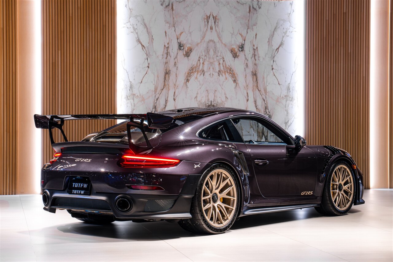 2018 Porsche 911 GT2 RS   - Photo 2 - Beverly Hills, CA 90212