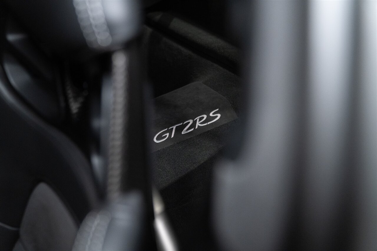 2018 Porsche 911 GT2 RS   - Photo 27 - Beverly Hills, CA 90212
