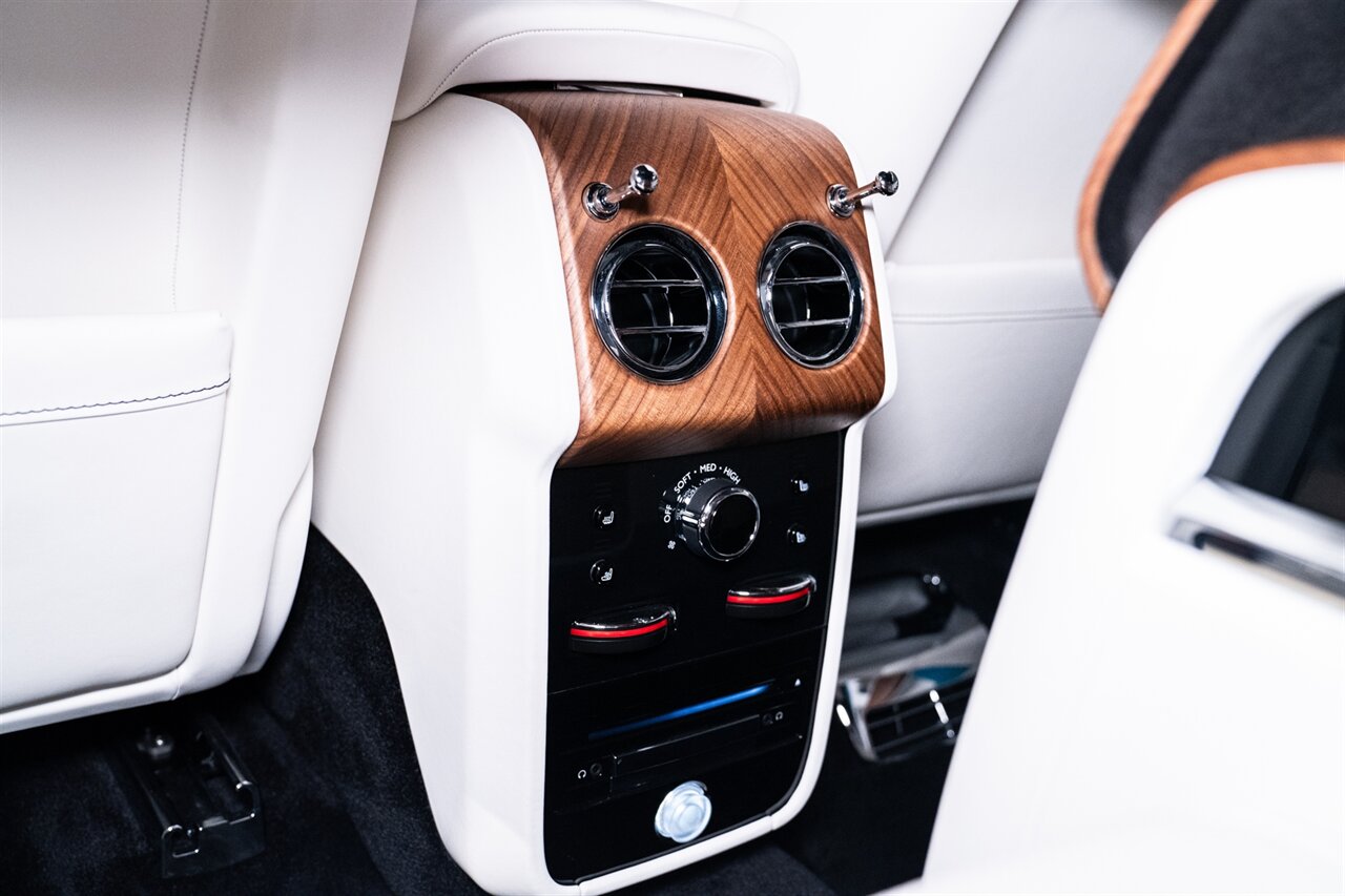 2023 Rolls-Royce Cullinan   - Photo 16 - Beverly Hills, CA 90212
