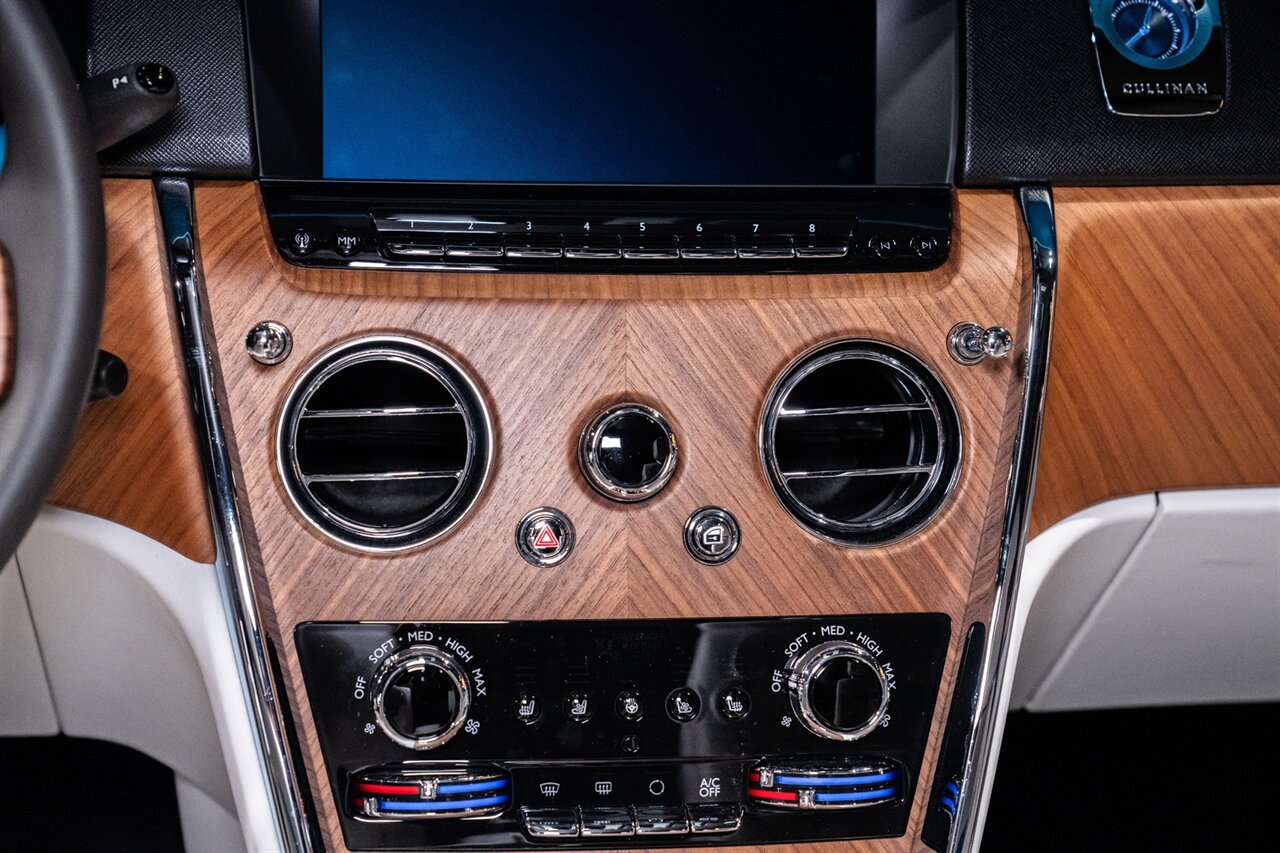 2023 Rolls-Royce Cullinan   - Photo 13 - Beverly Hills, CA 90212