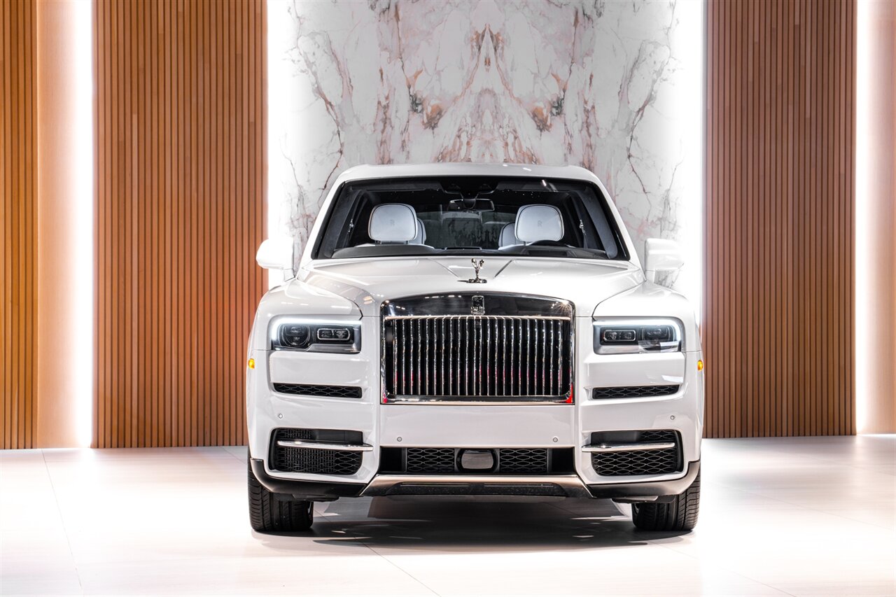 2023 Rolls-Royce Cullinan   - Photo 2 - Beverly Hills, CA 90212