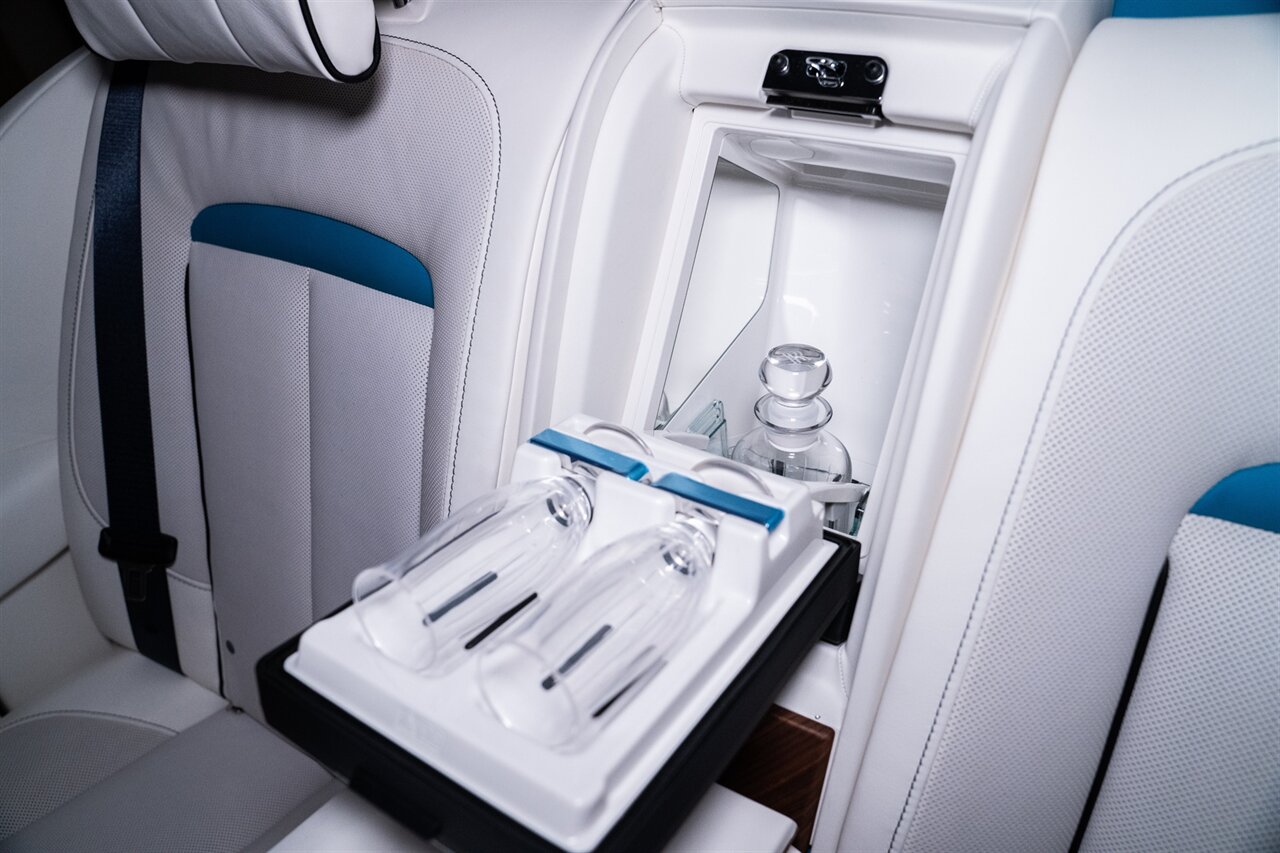 2023 Rolls-Royce Cullinan   - Photo 18 - Beverly Hills, CA 90212