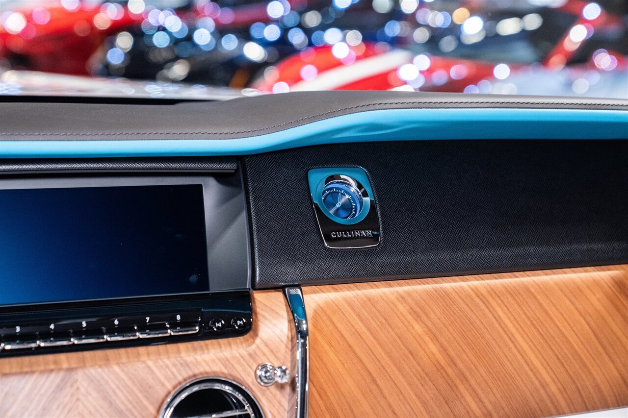 2023 Rolls-Royce Cullinan   - Photo 15 - Beverly Hills, CA 90212